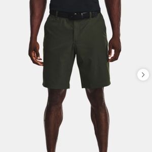 Men’s golf shorts